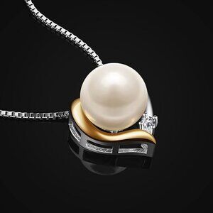 Silver Pearl Pendant Necklace